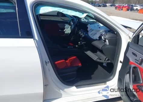 2021 Mercedes-Benz A 220 z USA, uszkodzony, nr VIN W1K3G4EB0MJ269440